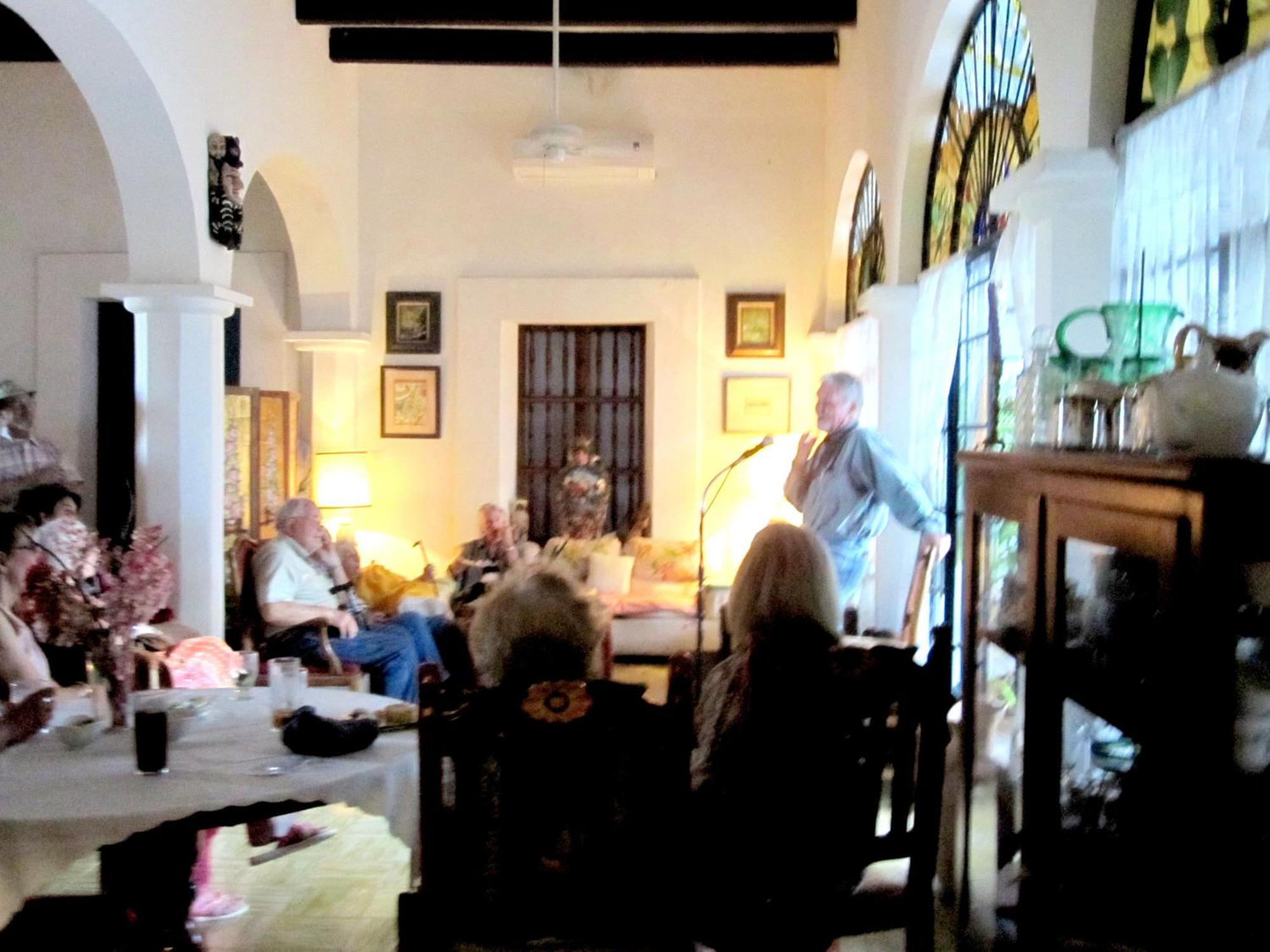 Casa Serena Vista Álamos Esterno foto